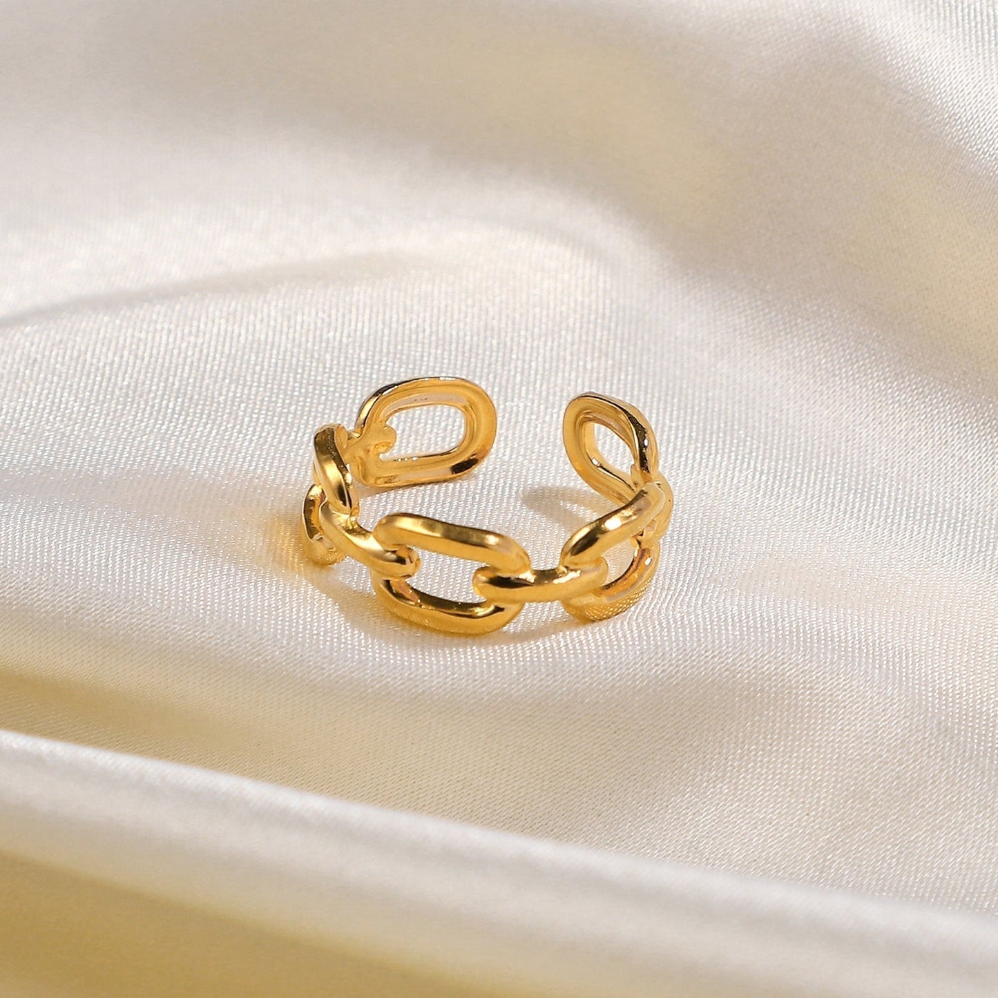 Twisted Link Open Ring - Nexa-Nora Luxe