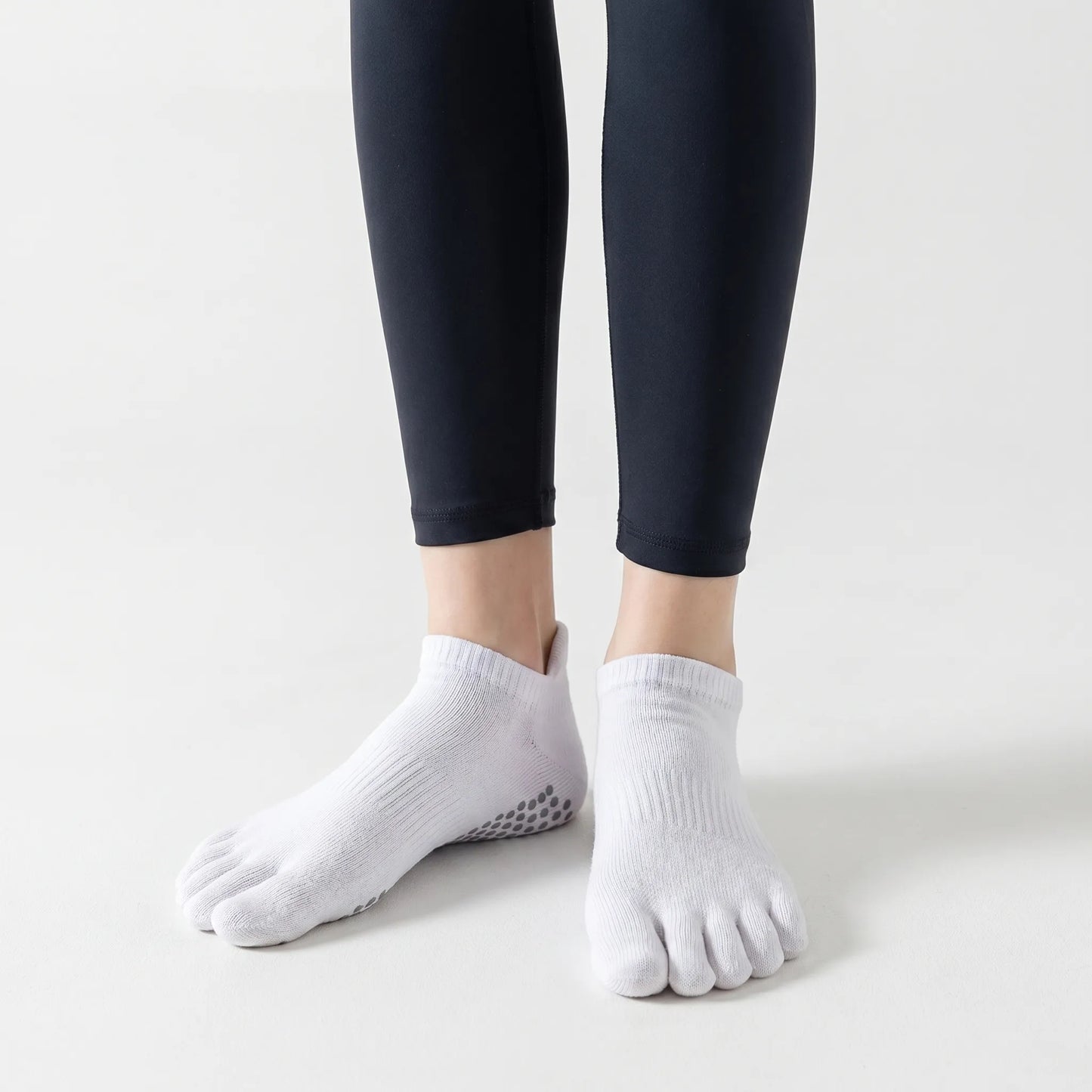 Five-Toe Grip Socks -  Doreen