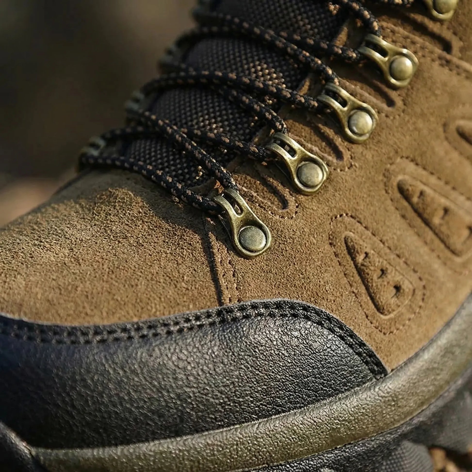 High-Top Lace-Up Outdoor Hiking Boot -  Trailgrip