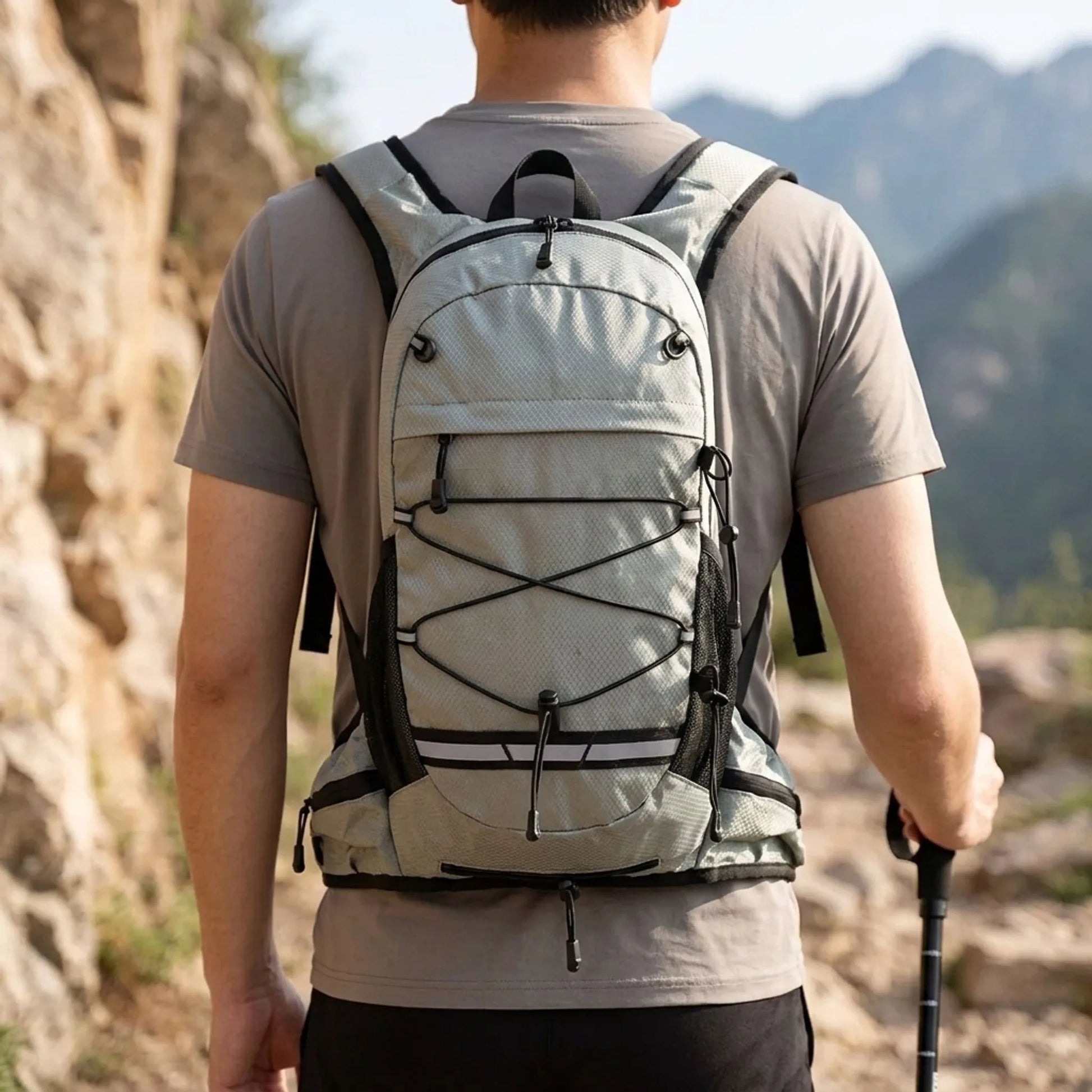 Hiking Backpack Daypack - Roamera