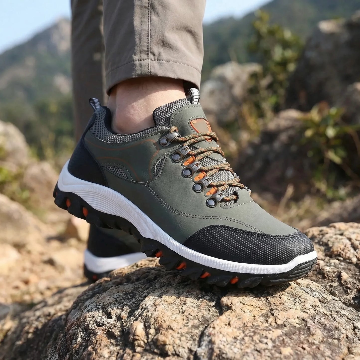 Low-Cut Waterproof Outdoor Hiking Shoe -  Traxven