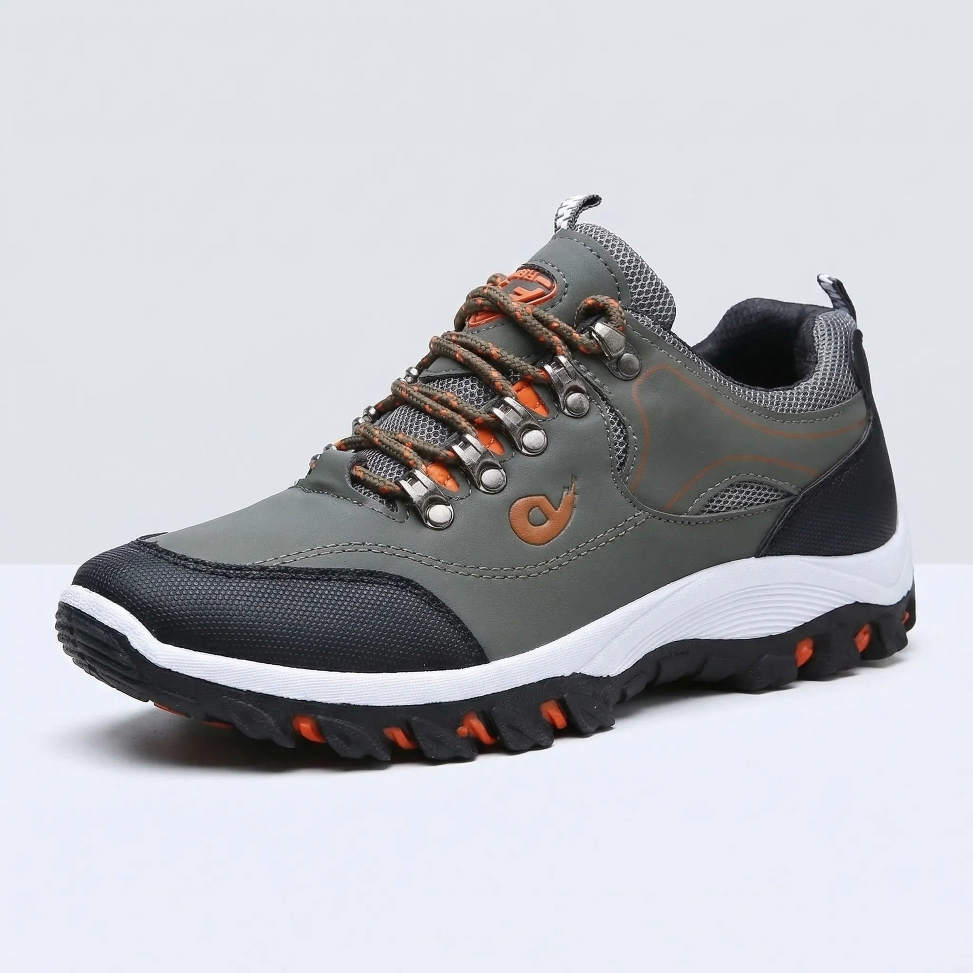 Low-Cut Waterproof Outdoor Hiking Shoe -  Traxven