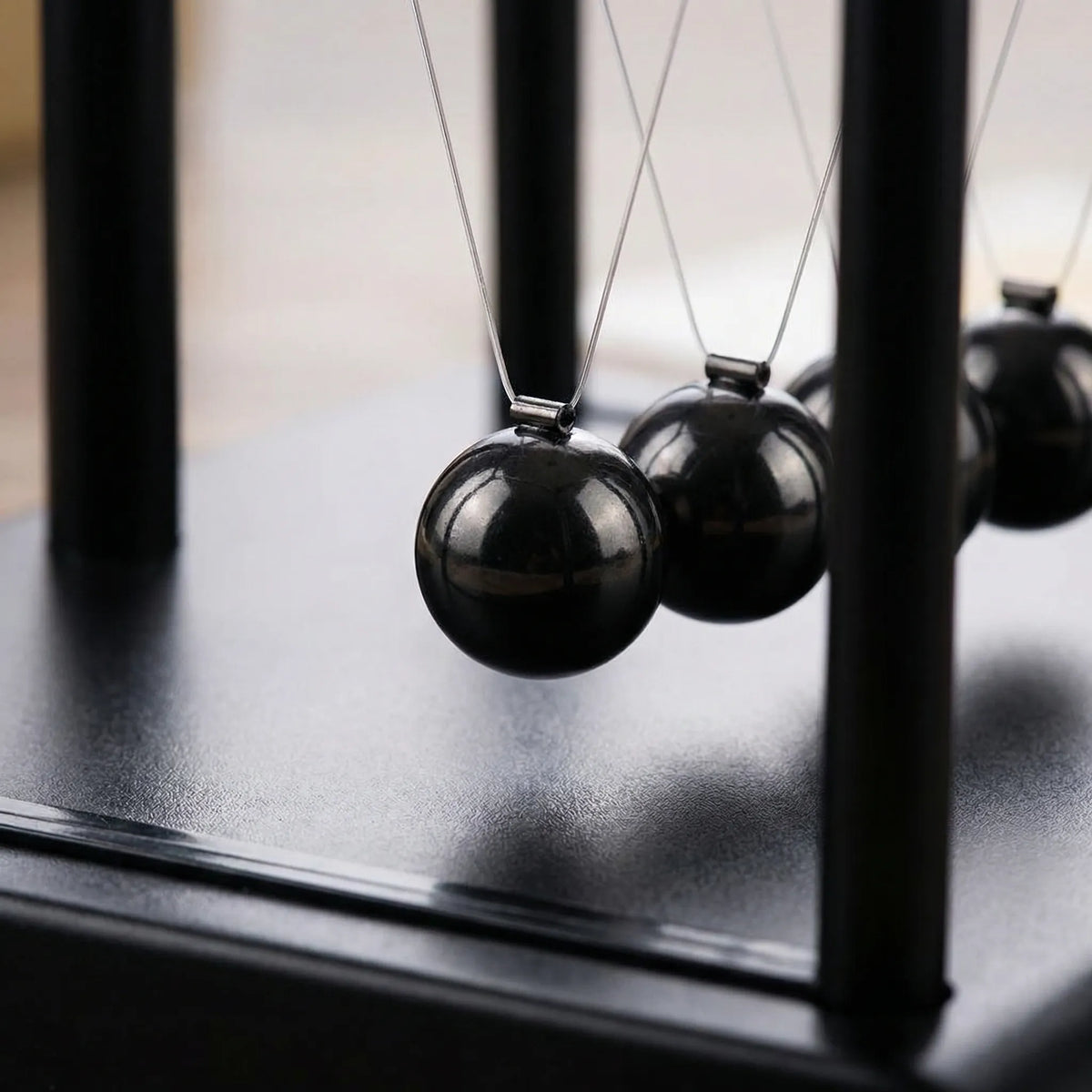Magnetic Kinetic Desk Ornament - Zenovibe