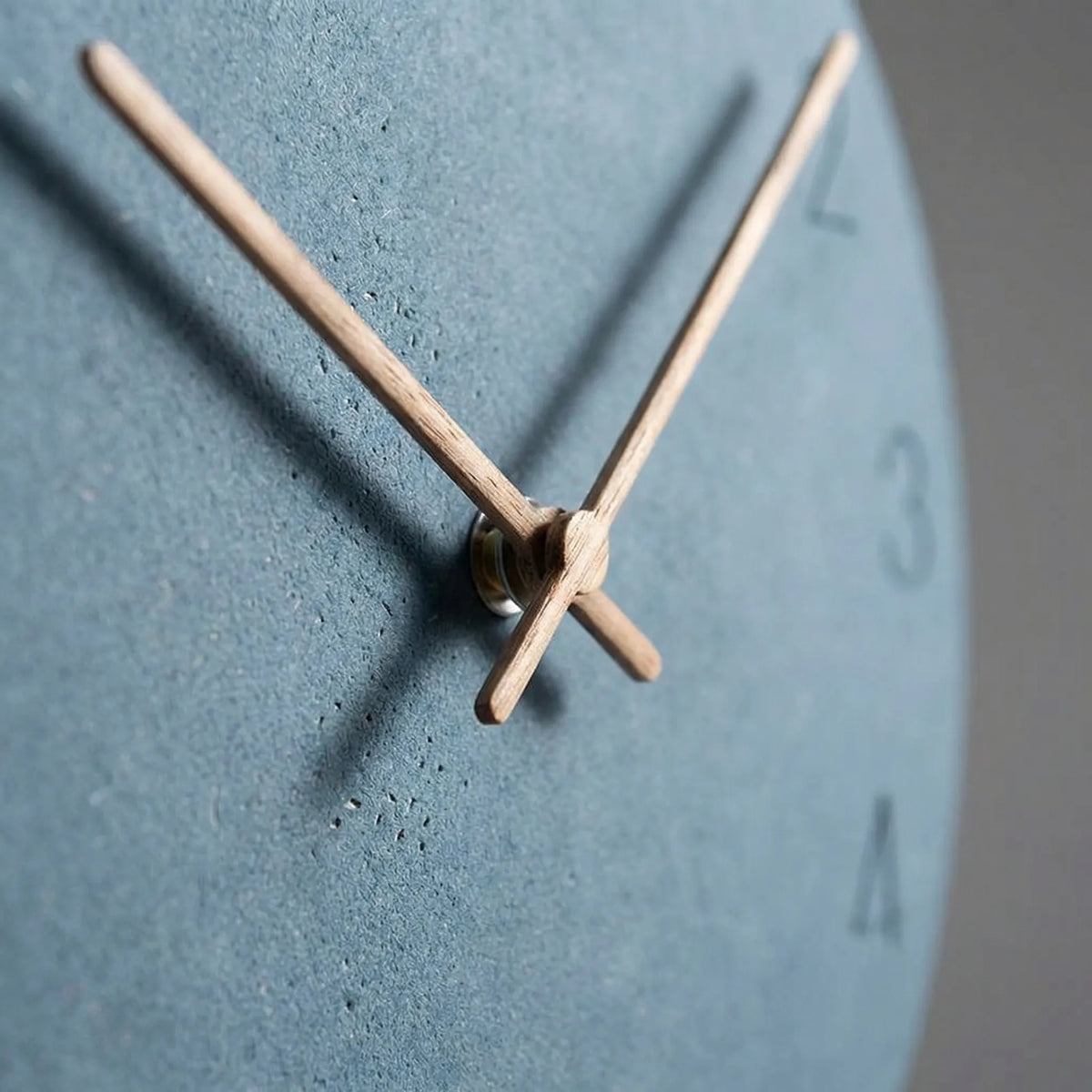 Minimalist Round Wall Clock - Nordellia