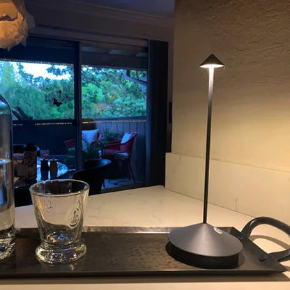 Moderne LED Tischlampe - CalmLight