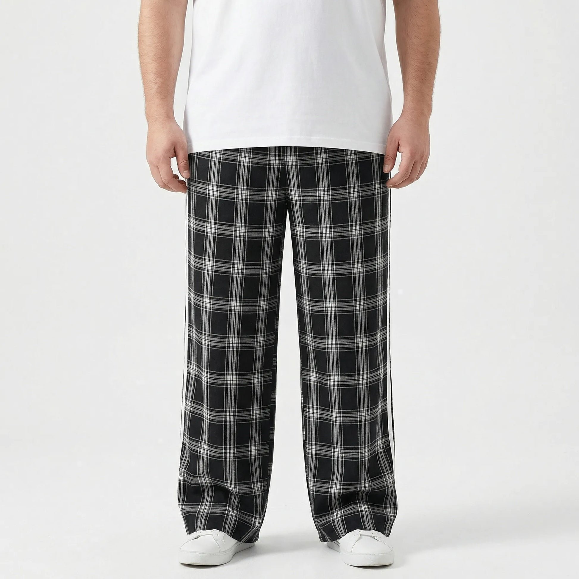 Plus Size Relaxed Plaid Pants - Domingo