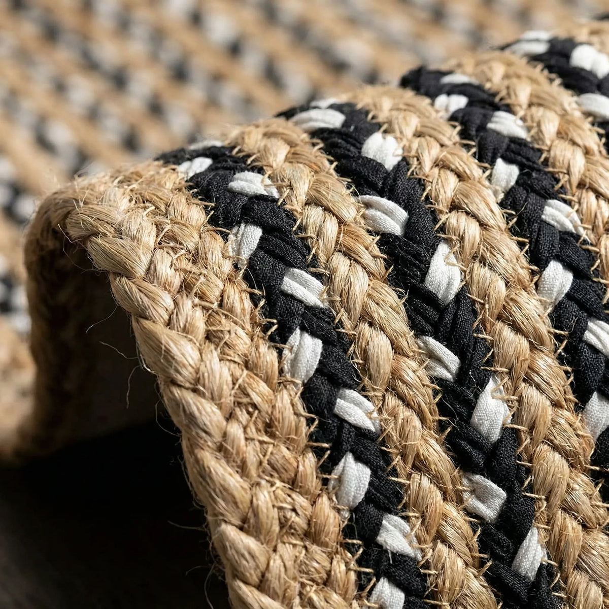 Reversible Woven Area Rug - Rovelle