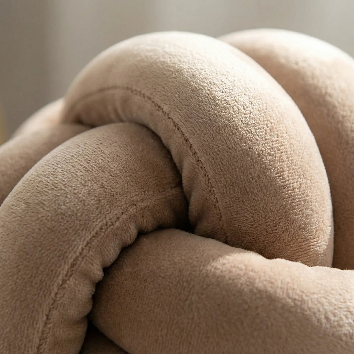 Rond Knoopkussen In Bolvorm - Plushknot