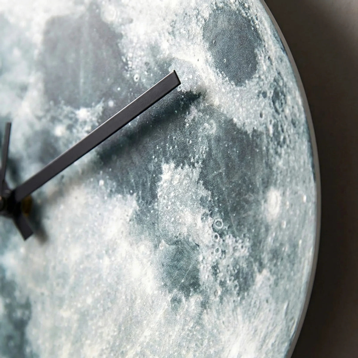 Round Illuminated Wall Clock - Moonveris