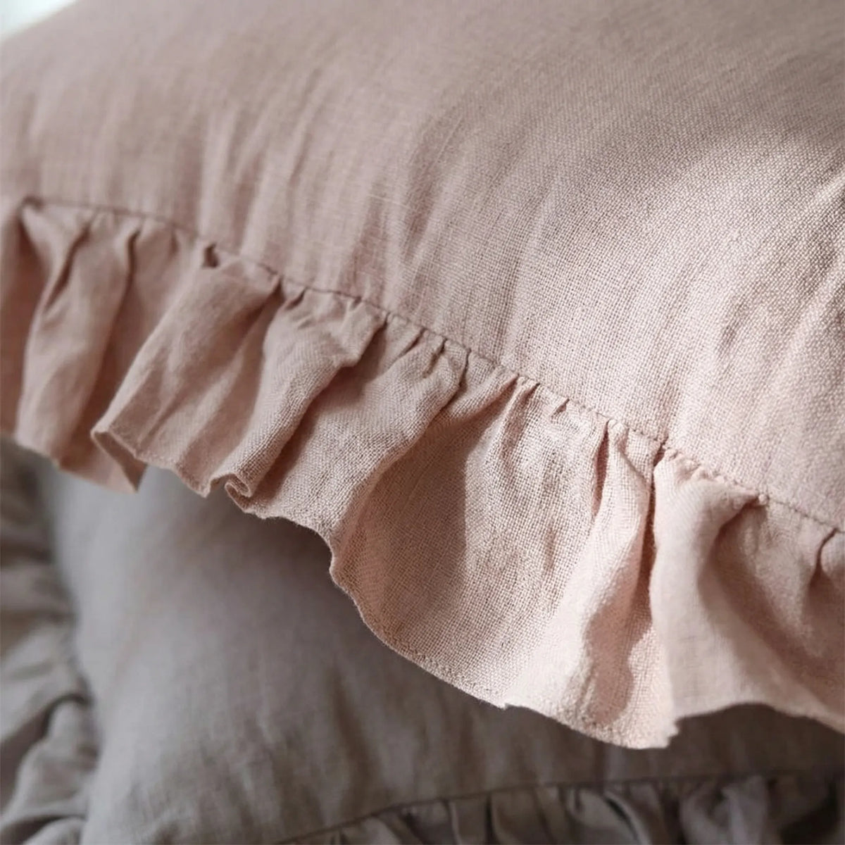 Ruffled Square Pillow Cover - Ruffelle