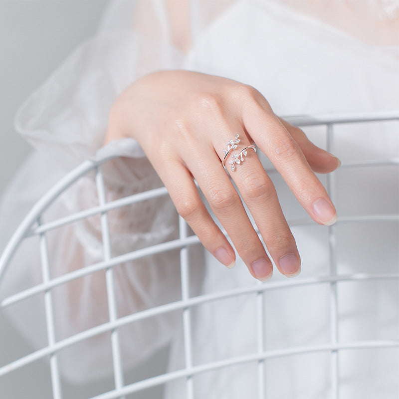 Adjustable Leaf Ring with Zirconia - Amalthea-Nora Luxe