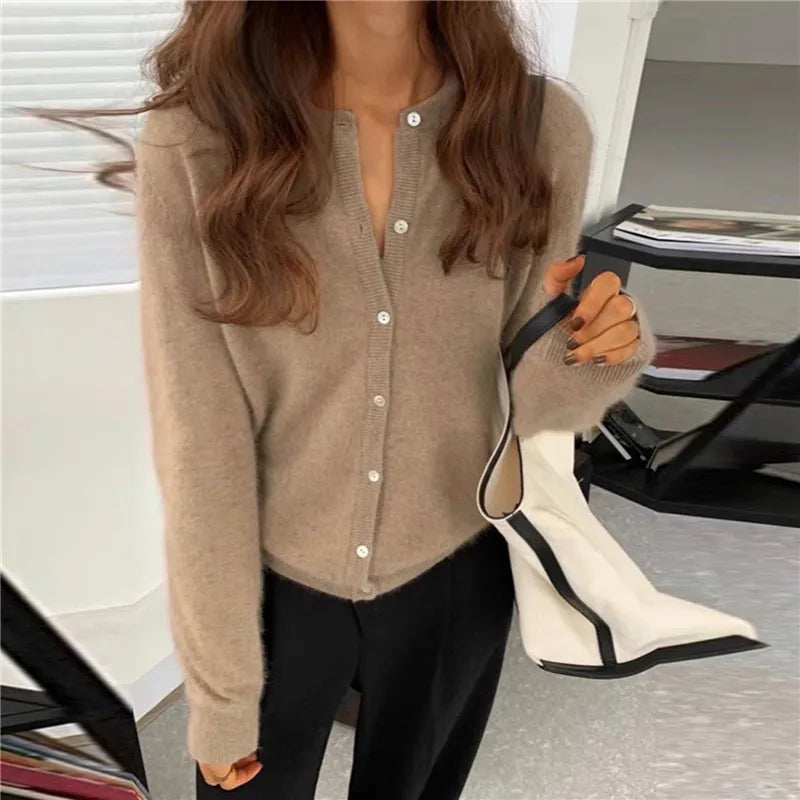 Comfortable Knitted Cardigan with Buttons - Isla-Black-One size-Nora Luxe