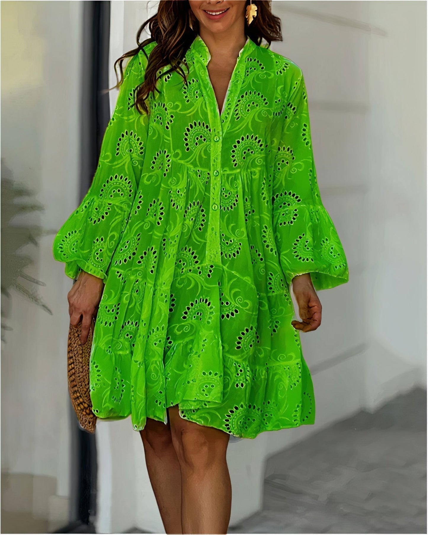 Comfortable Summer Dress with Collar and V-neck – Sarah-Green-S-State of Style