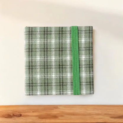 Compact Creativity Anytime and Anywhere - KunstZet Watercolour Set-Green Blanket-Nora Luxe