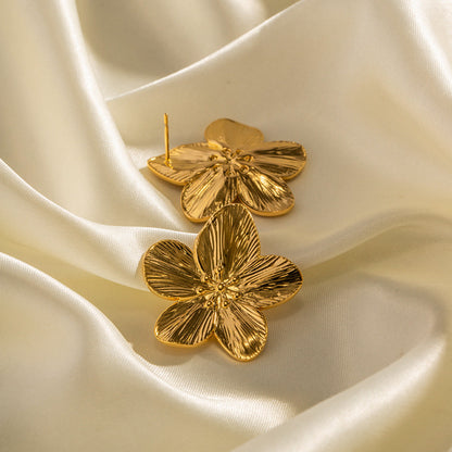 Flower-shaped Gold Earrings - Elara-Nora Luxe
