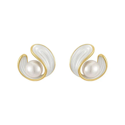 Luxury Earrings with White Opal and Pearl in Gold - Amara-Nora Luxe