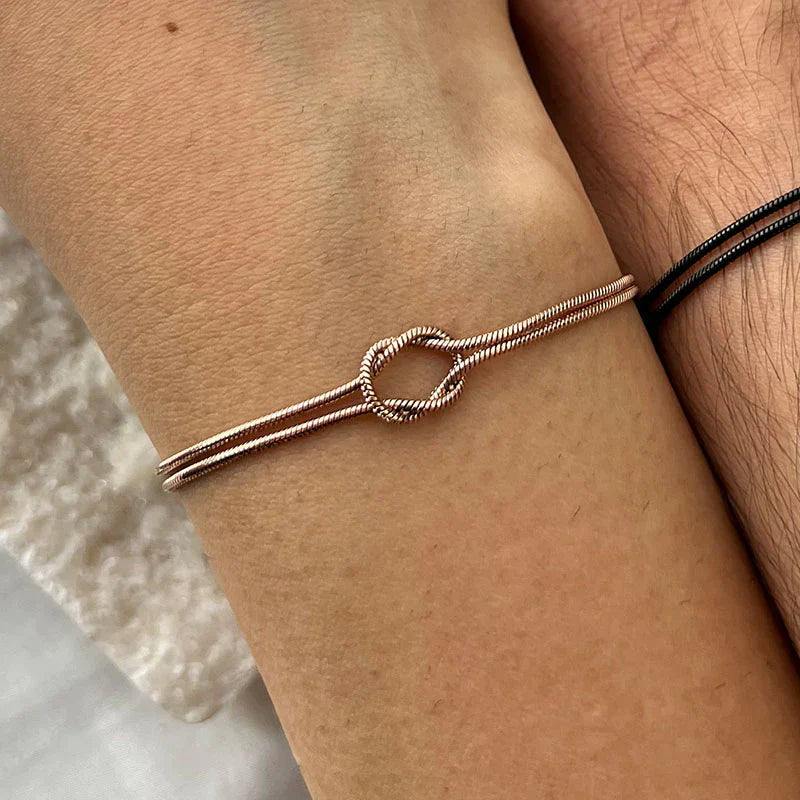 Minimalist Knot Bracelet – Elva-Pink-The Livary