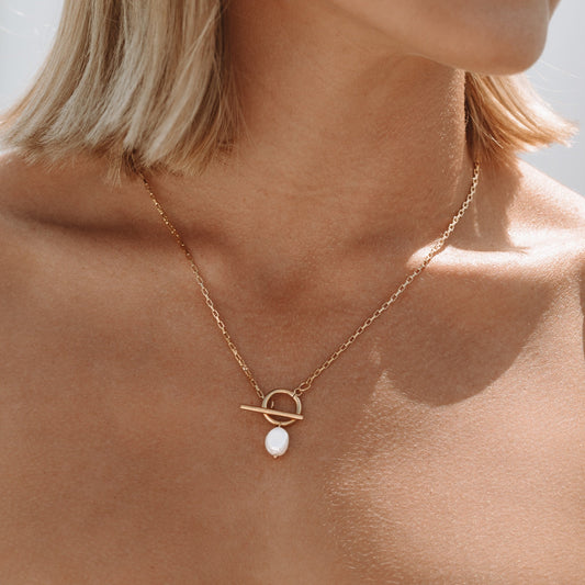 Pearl Necklace with Clasp - Lucía-Nora Luxe