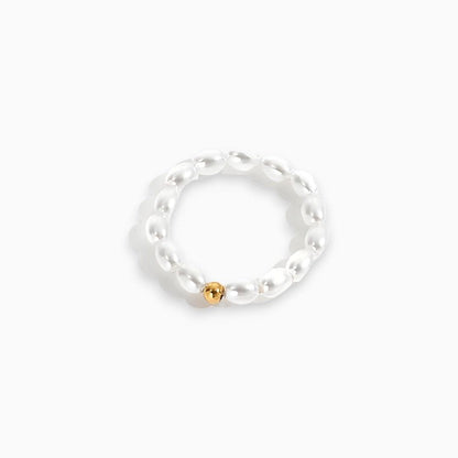 Ring with Mother of Pearl - Celeste-Nora Luxe