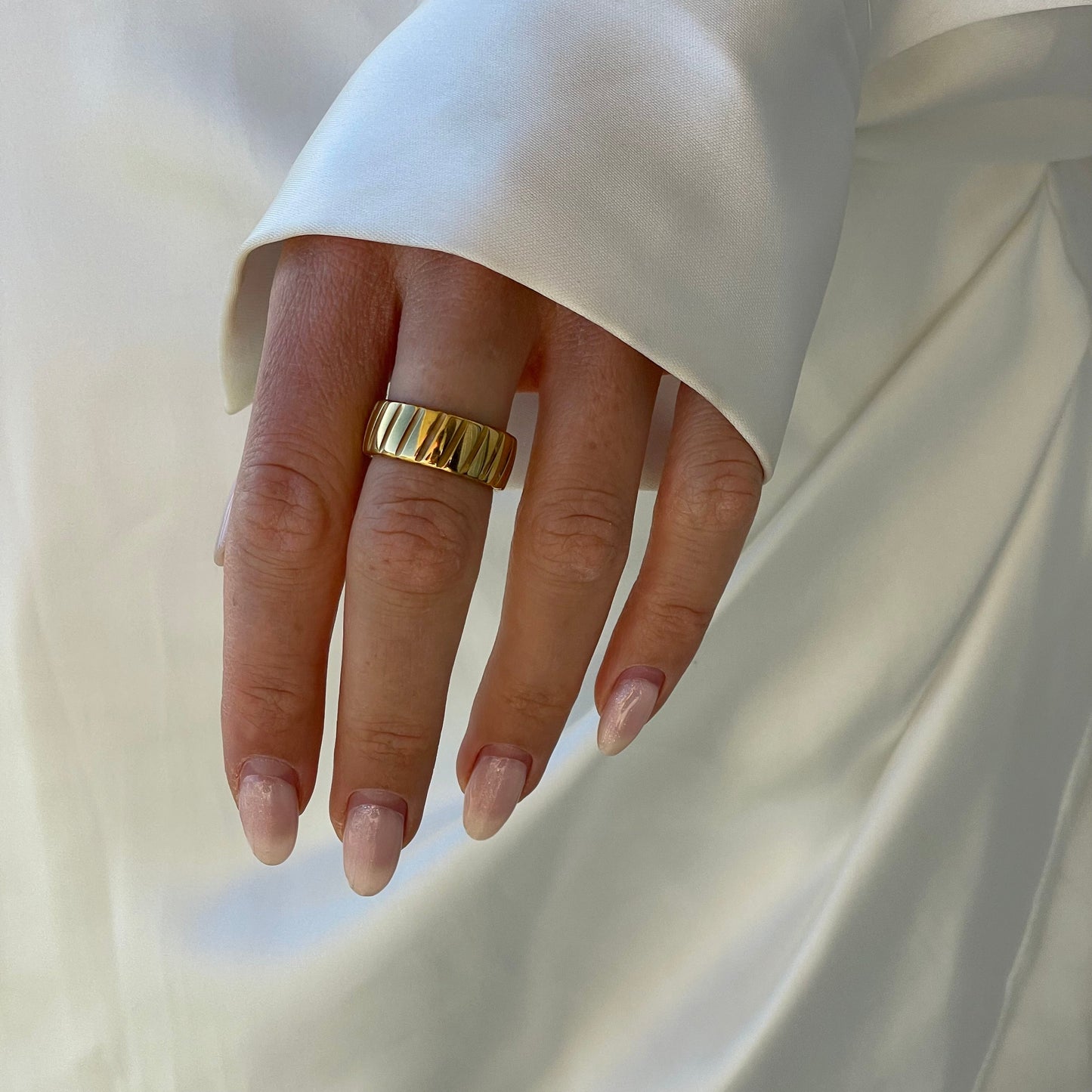 Statement Ring - Stella-6-Gold-Nora Luxe