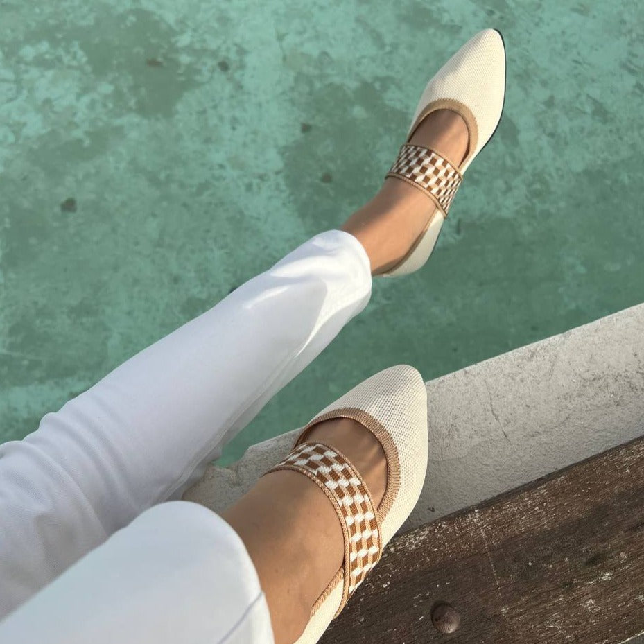 Stylish women's summer shoes with a pointed toe - Lina-4-Beige-Nora Luxe