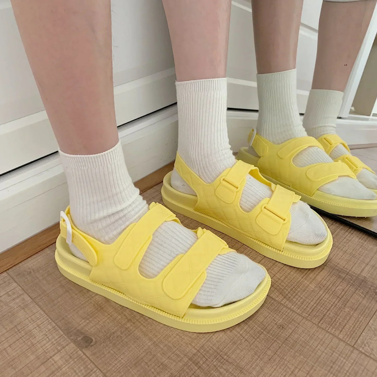 Trendy platform sandals in Korean style for women - Alina-Rose pink-3.5-Nora Luxe
