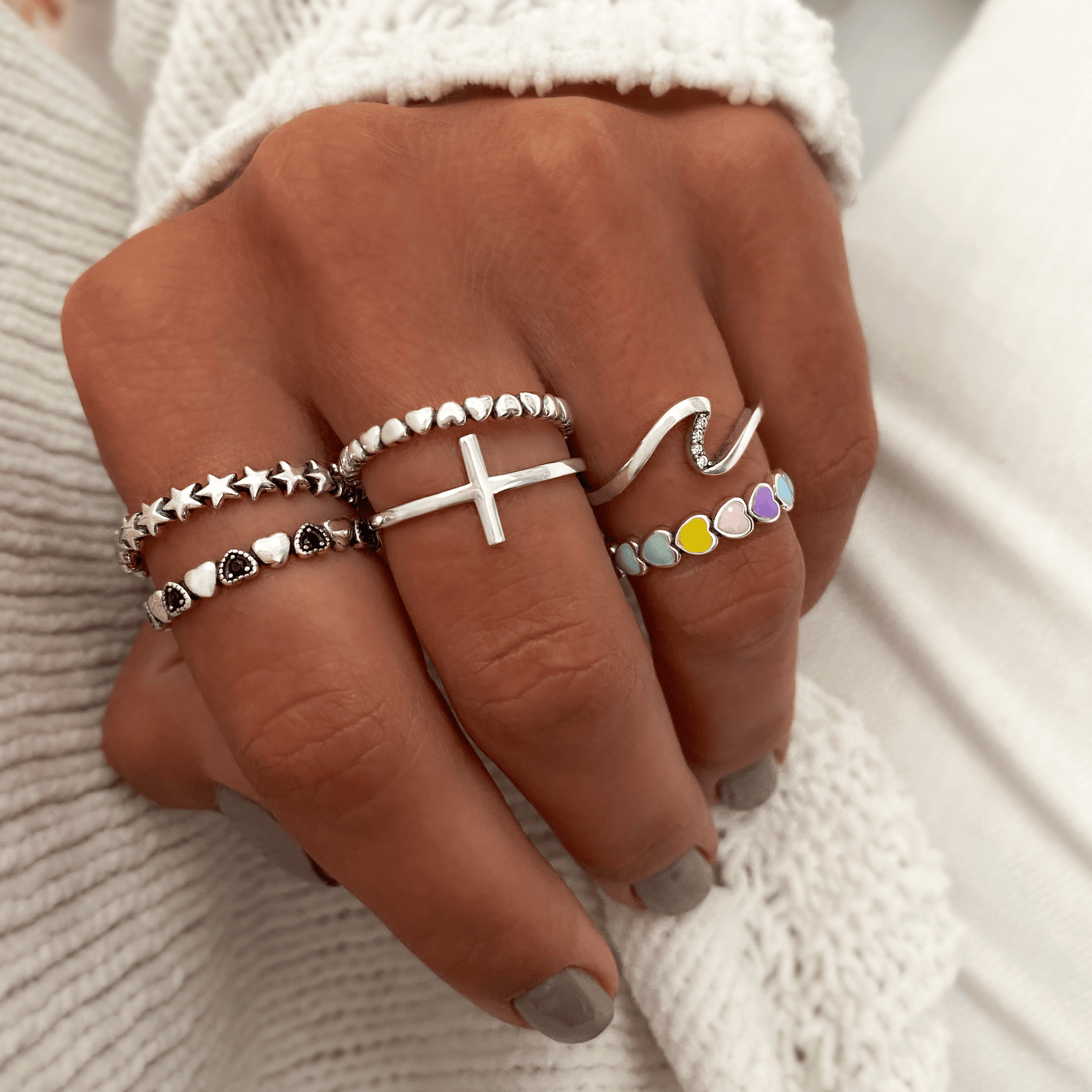 Trendy Ring with Cross Detail - Amélie-5-Silver-Nora Luxe