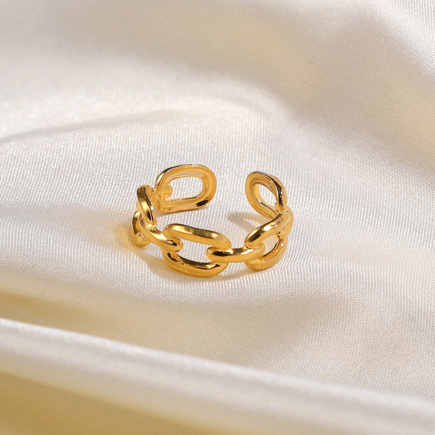 Twisted Link Open Ring - Nexa-Nora Luxe