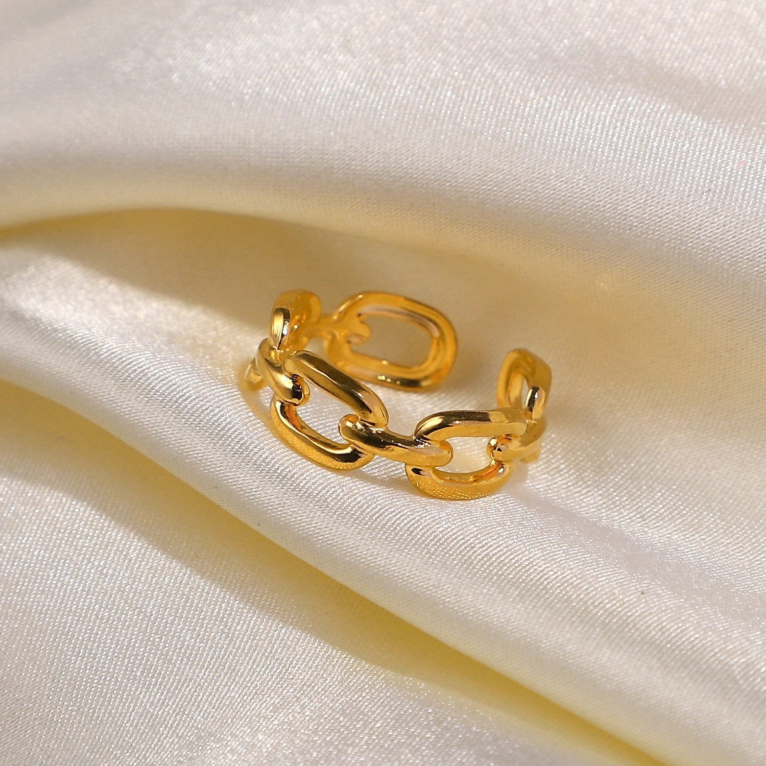 Twisted Link Open Ring - Nexa-Nora Luxe